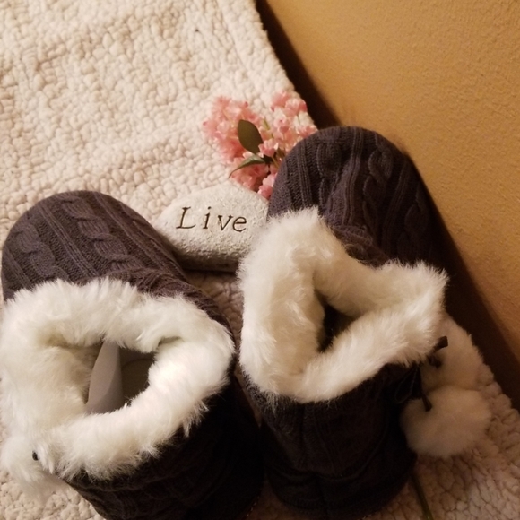 Cuddl Duds Shoes - 🌲New Cuddl Dud Slippers🌲